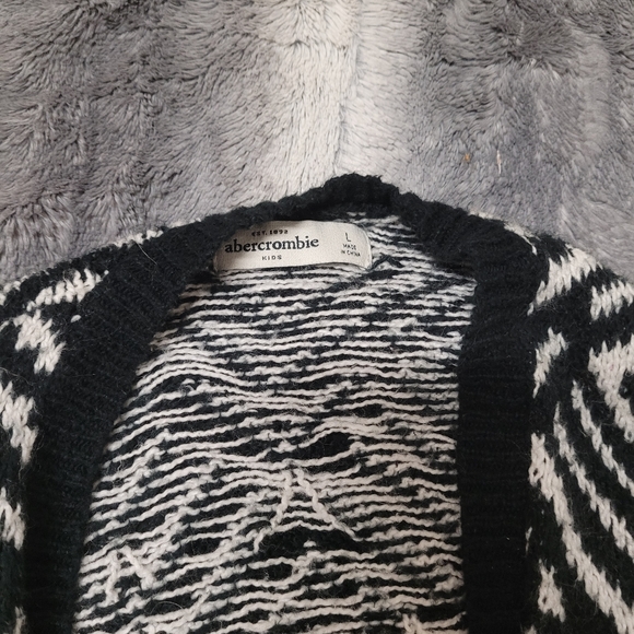 Abercrombie kids cardigan sweater size L - Picture 2 of 3